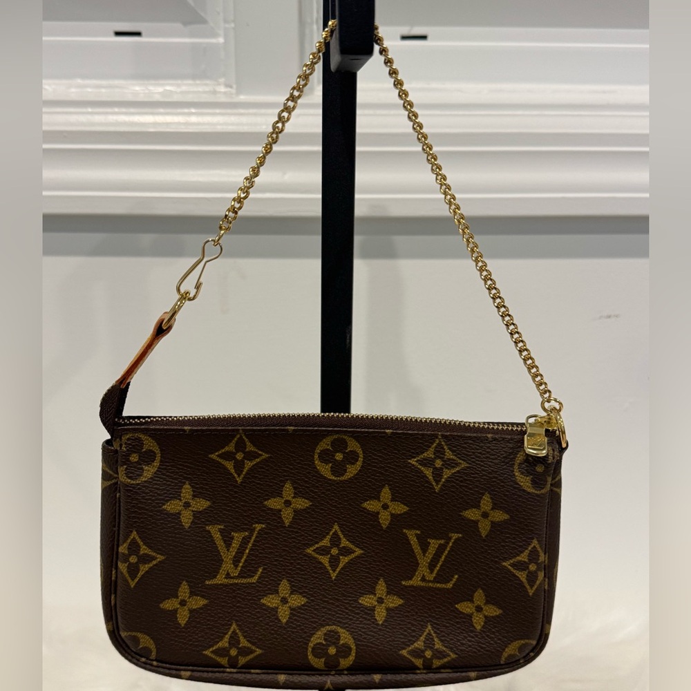Louis Vuitton Mini Pochette Acessories